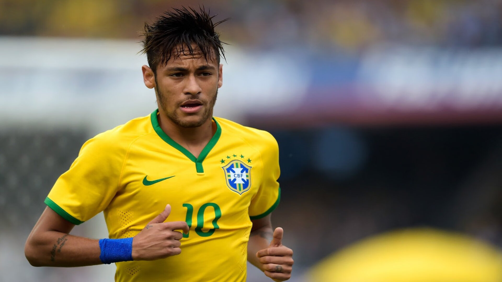 电竞主持的魅力：控场能力与互动技巧，电竞主持人有哪些看法